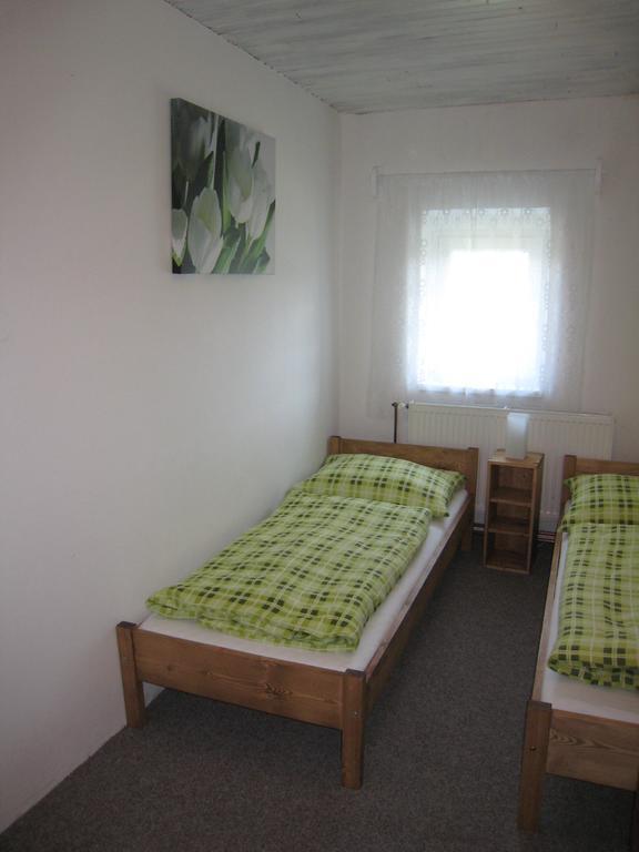 Chata Viktorka Pec pod Snezkou Room photo